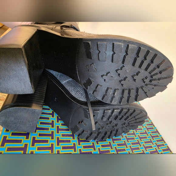 Tory Burch Irish Charcoal Boots Includes Box And Dust Bag Size 9 - Picture 4 of 7